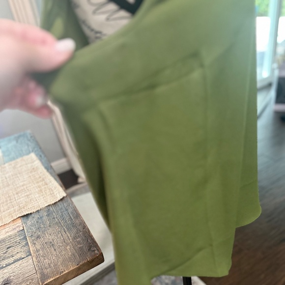 🫒EUC - J.CREW TANK🫒 - Picture 3 of 12